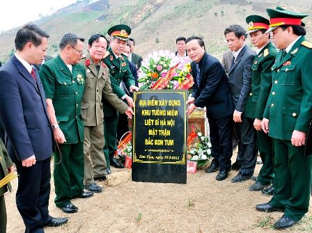 Kon Tum inaugura lápida conmemorativa de mártires de Hanoi
